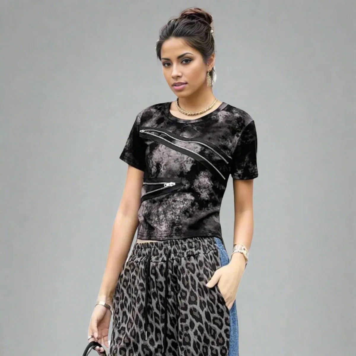 Edgy Tie-Dye Crop T-Shirt with Zipper Decoration