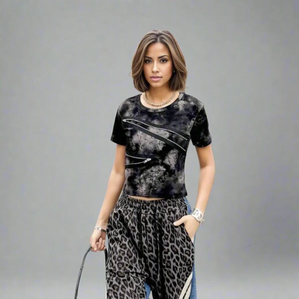 Edgy Tie-Dye Crop T-Shirt with Zipper Decoration