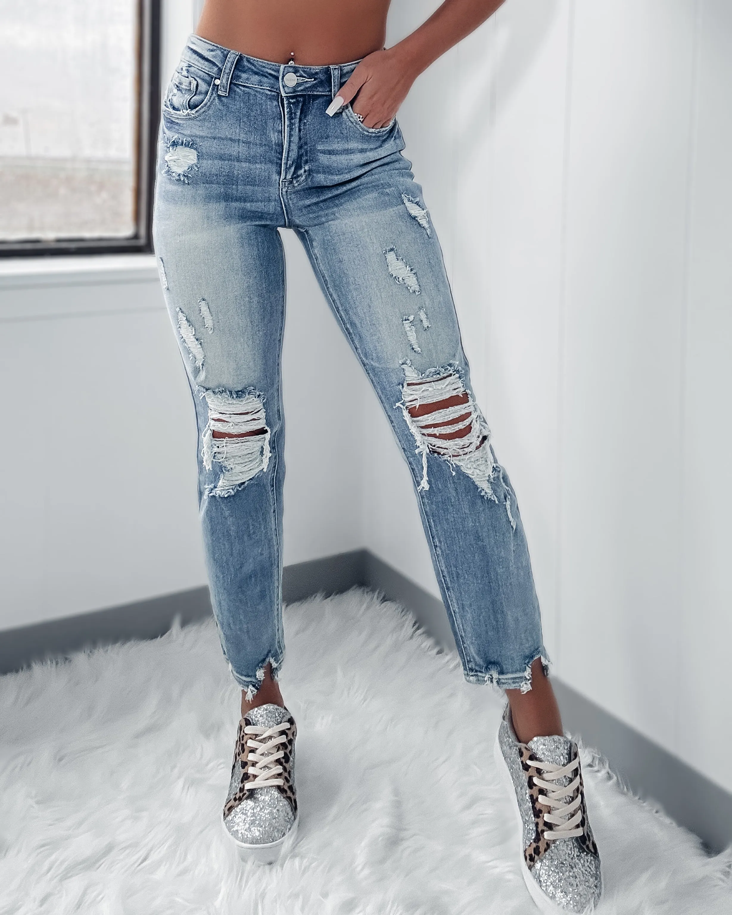 Gabriella High Waist Relaxed Jeans- Light