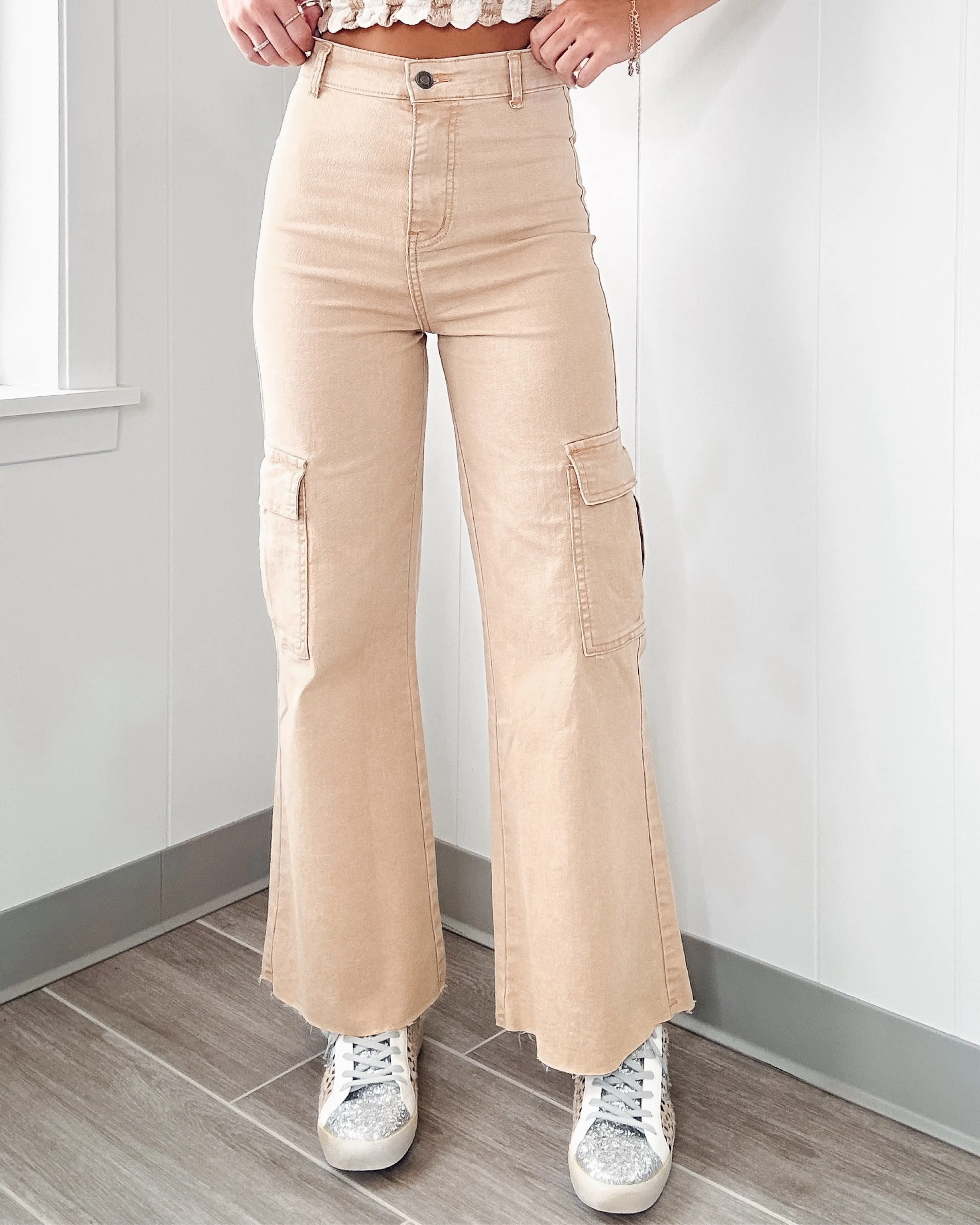 Hayze Wide Leg Cargo Jeans - Hazelnut