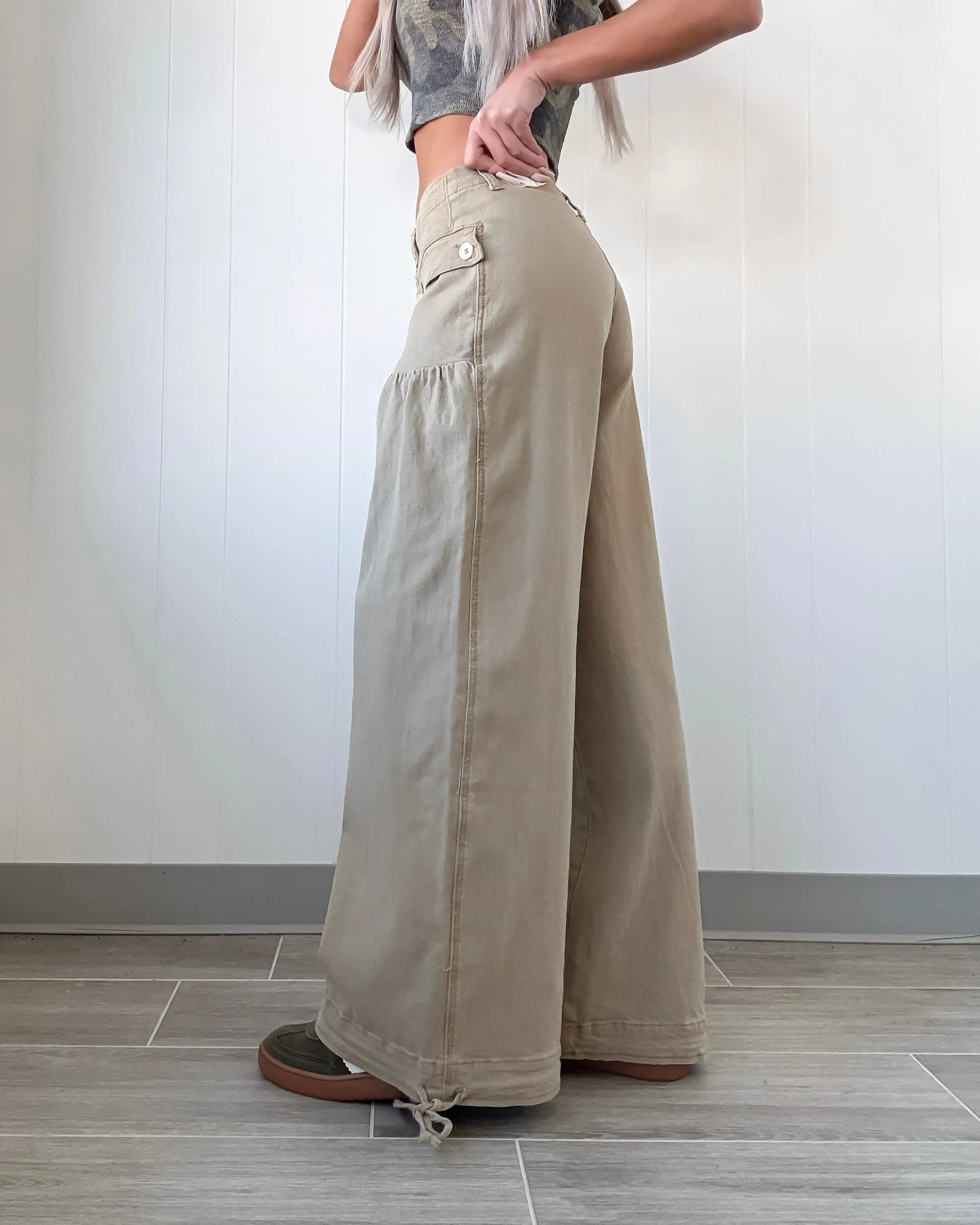 Lilla Mid Rise Jeans - Taupe